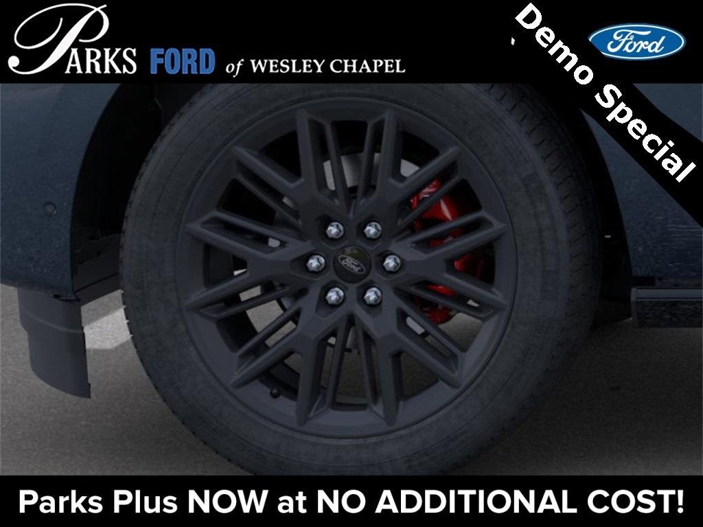 new 2025 Ford Expedition car, priced at $78,350