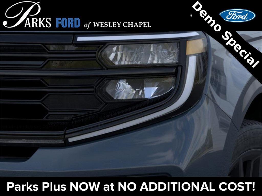 new 2025 Ford Expedition car, priced at $78,350