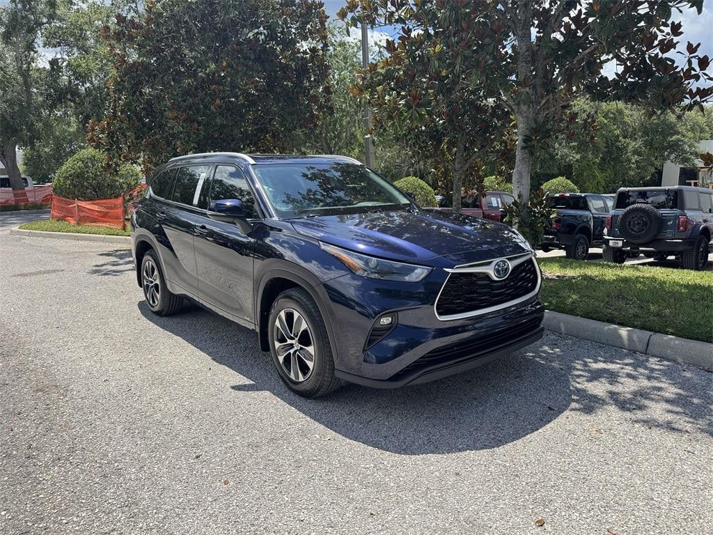 used 2022 Toyota Highlander Hybrid car, priced at $41,611