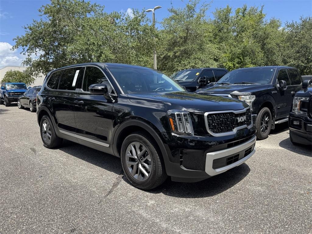 used 2024 Kia Telluride car, priced at $35,572