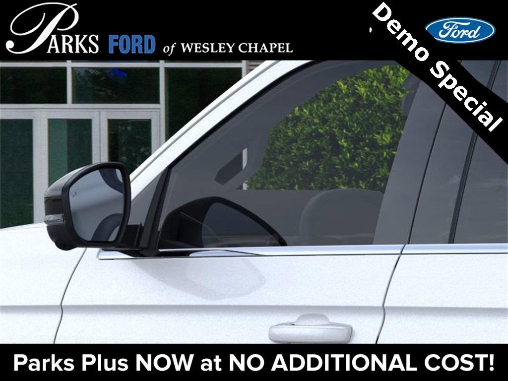 new 2025 Ford Expedition car, priced at $75,345