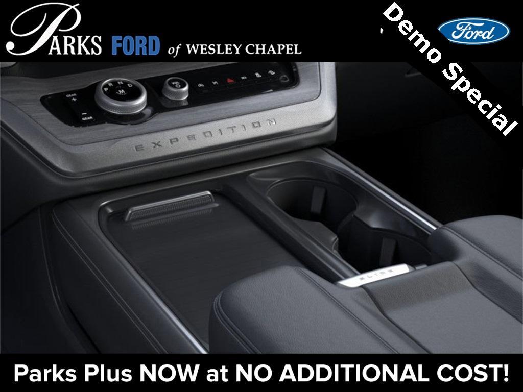 new 2025 Ford Expedition car, priced at $75,345