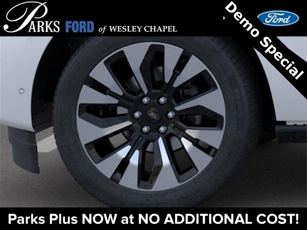 new 2025 Ford Expedition car, priced at $75,345