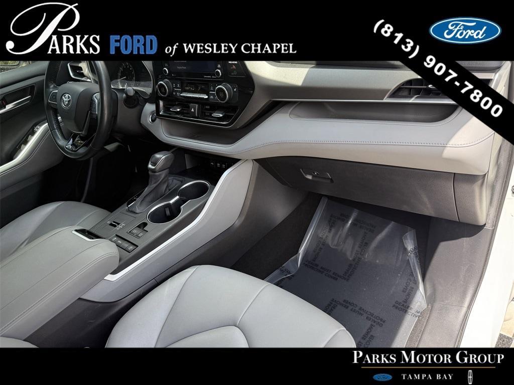 used 2021 Toyota Highlander car, priced at $31,453