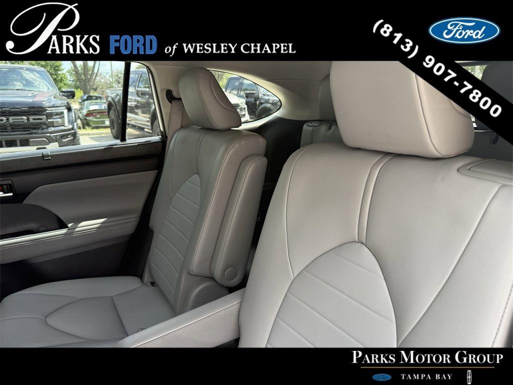 used 2021 Toyota Highlander car, priced at $31,453