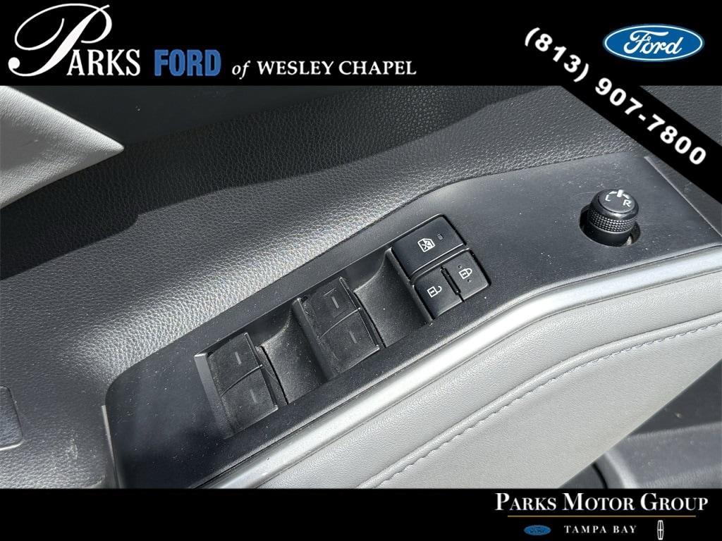 used 2021 Toyota Highlander car, priced at $31,453