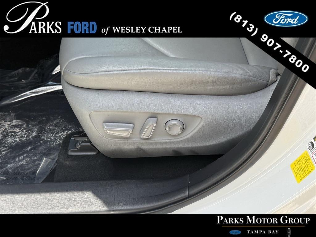 used 2021 Toyota Highlander car, priced at $31,453