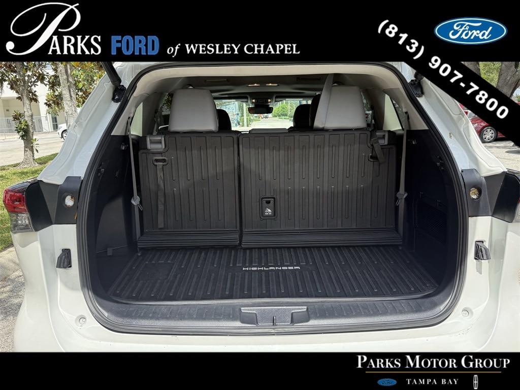 used 2021 Toyota Highlander car, priced at $31,453