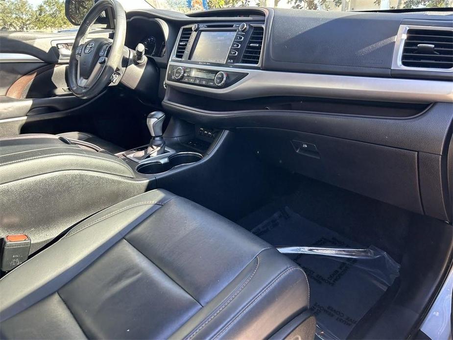 used 2019 Toyota Highlander car, priced at $22,748