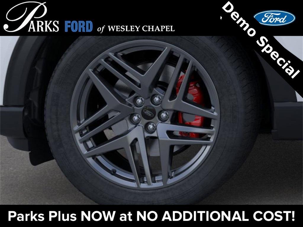 new 2025 Ford Explorer car, priced at $55,400