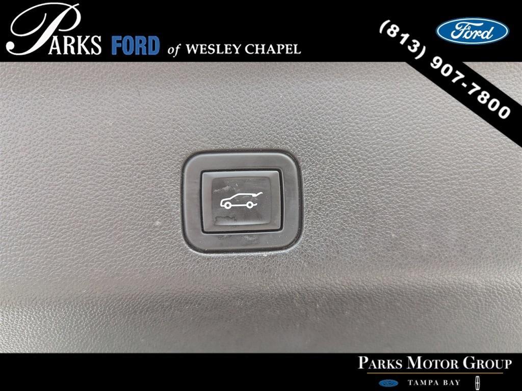 used 2021 GMC Yukon XL car, priced at $51,176