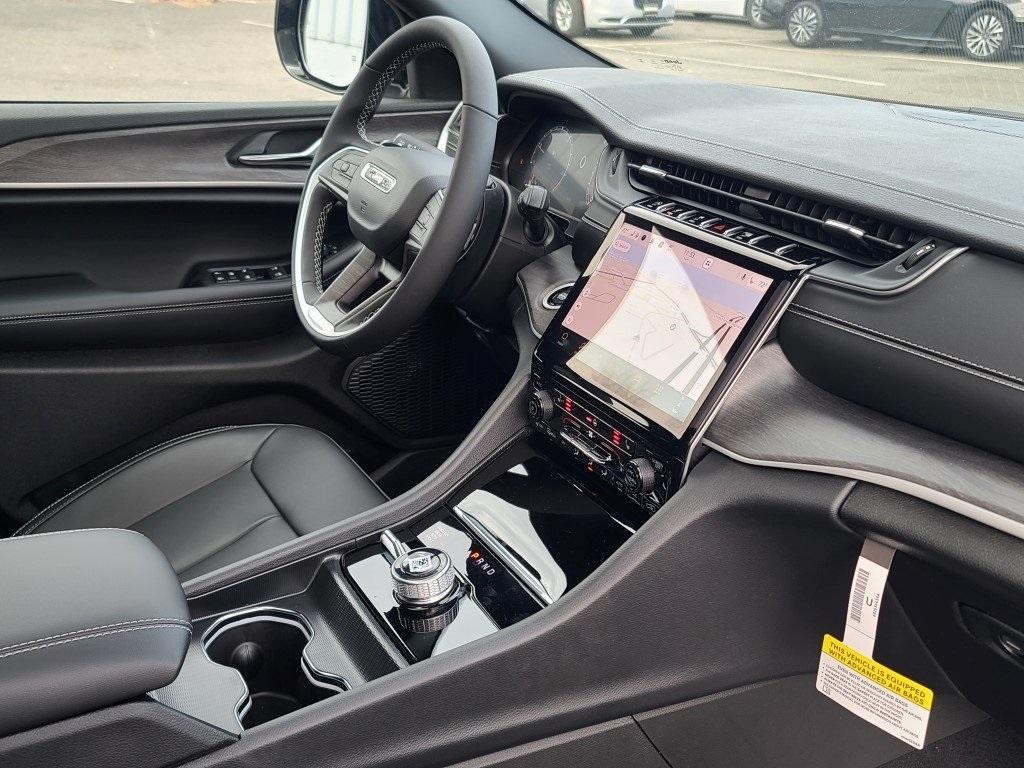 new 2025 Jeep Grand Cherokee car, priced at $50,035