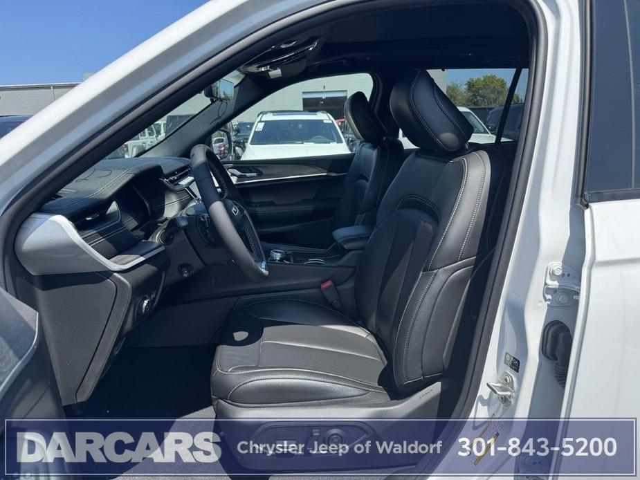 new 2024 Jeep Grand Cherokee car, priced at $48,300