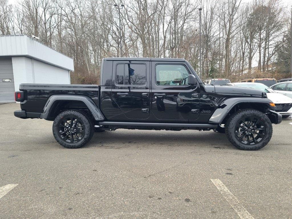 new 2025 Jeep Gladiator car, priced at $39,947