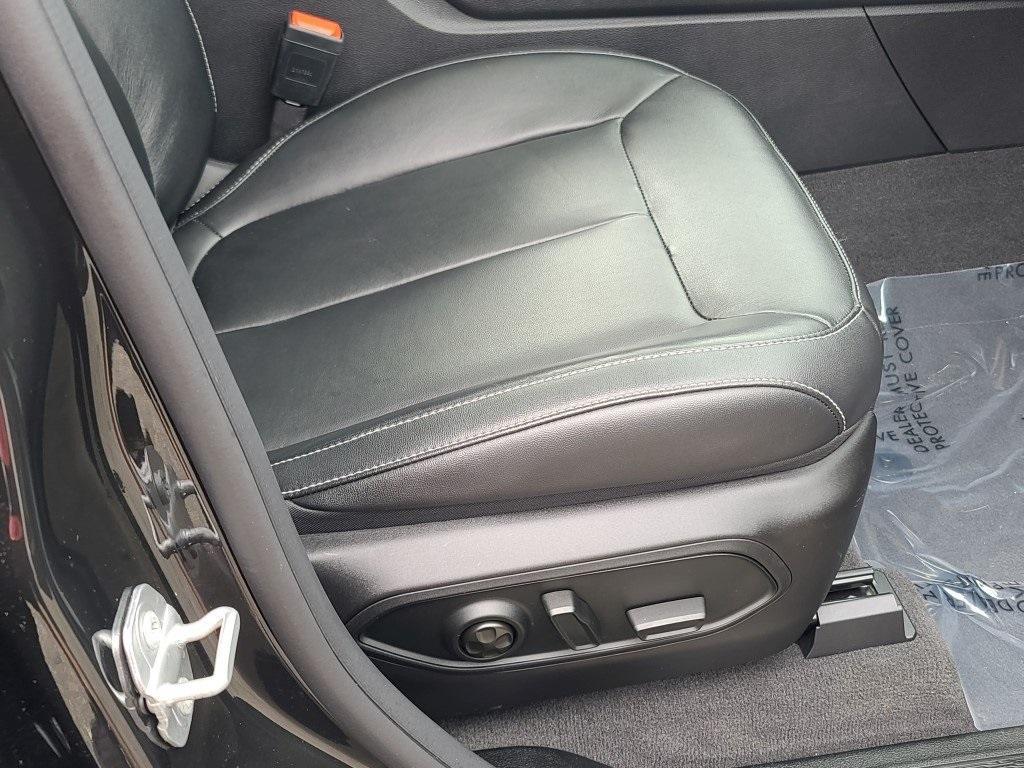 used 2022 Jeep Grand Cherokee L car, priced at $32,000