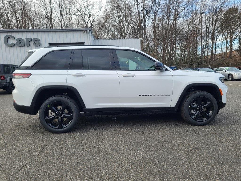 new 2025 Jeep Grand Cherokee car, priced at $46,925