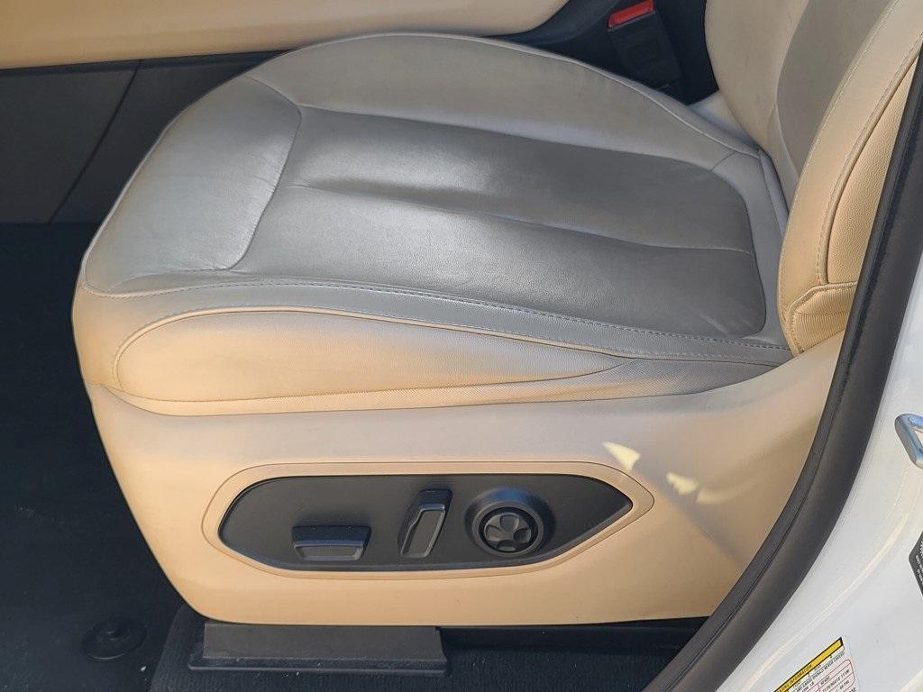 used 2023 Jeep Grand Cherokee L car, priced at $28,500