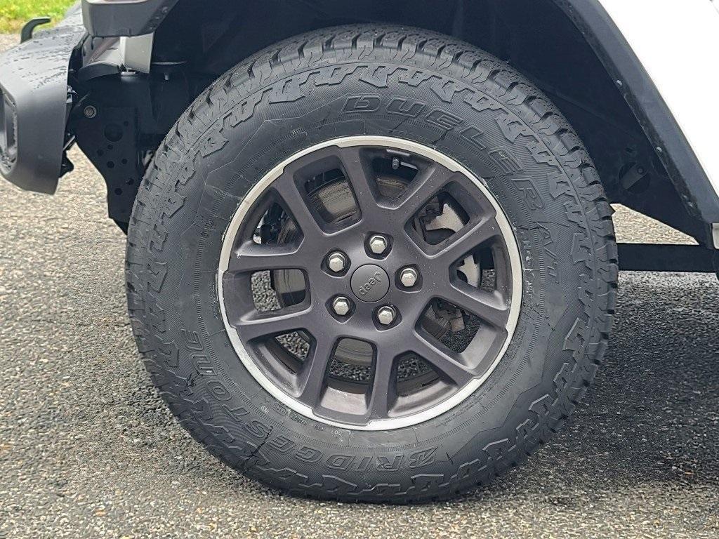 used 2023 Jeep Gladiator car, priced at $30,000