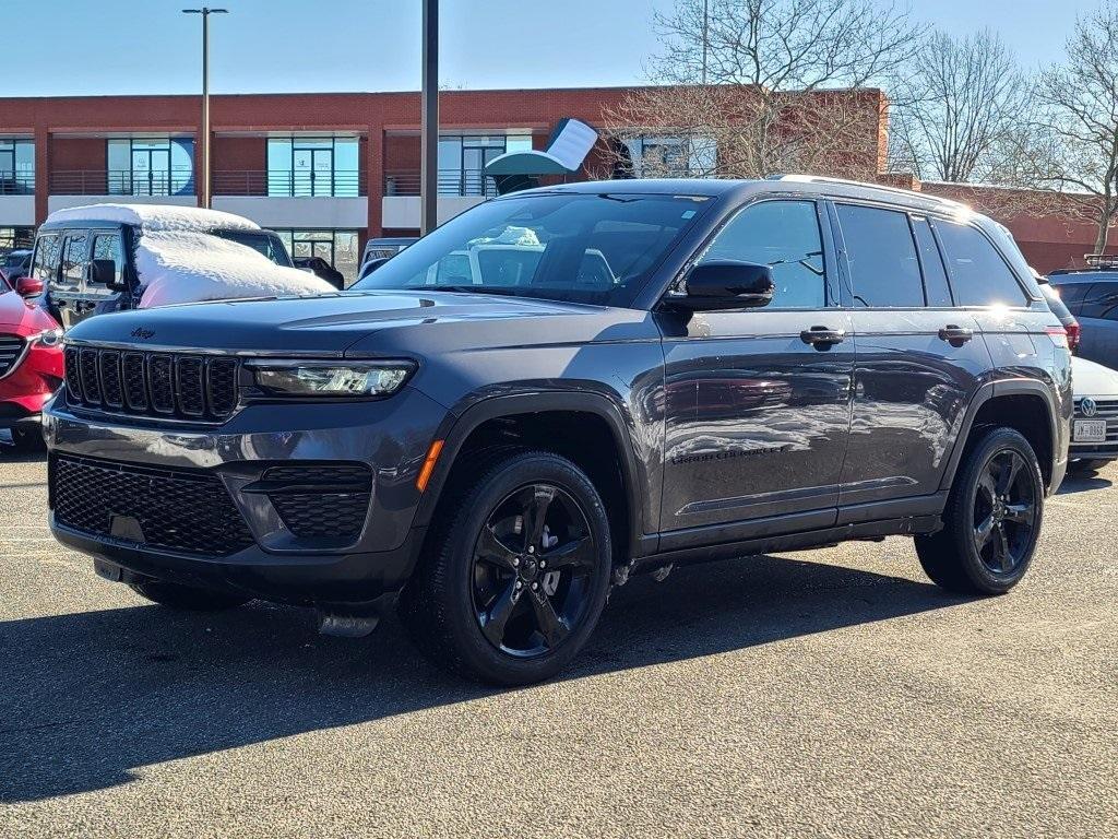 used 2023 Jeep Grand Cherokee car, priced at $32,900