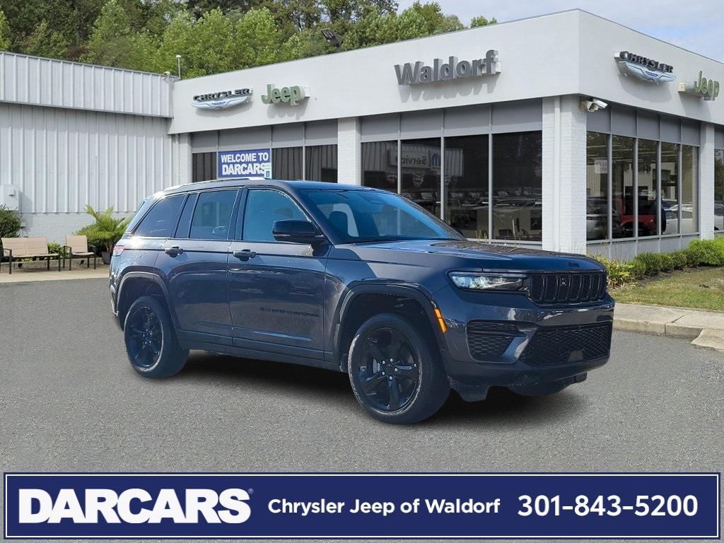 used 2023 Jeep Grand Cherokee car, priced at $32,900