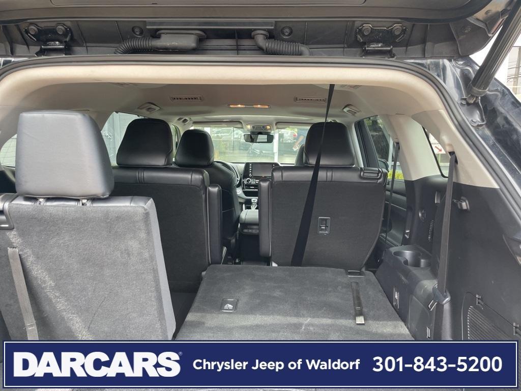 used 2022 Toyota Highlander car, priced at $31,399