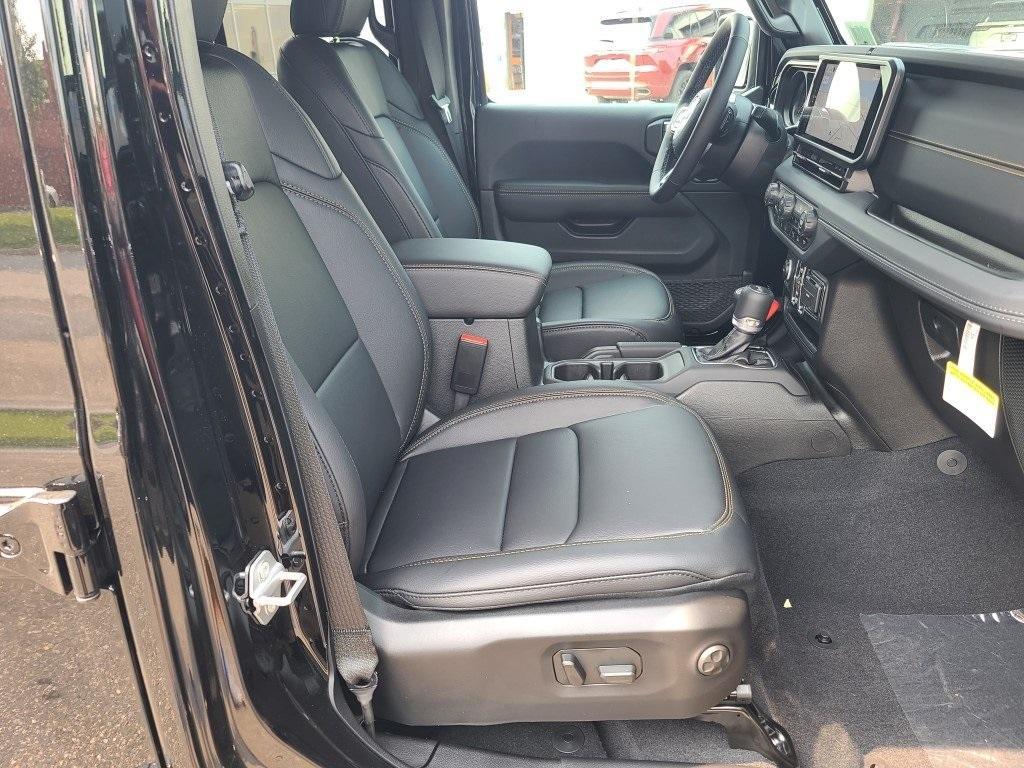 new 2025 Jeep Wrangler car, priced at $52,395