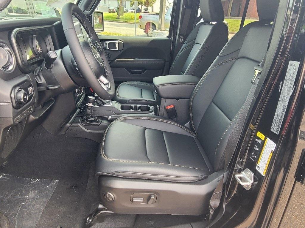 new 2025 Jeep Wrangler car, priced at $52,395