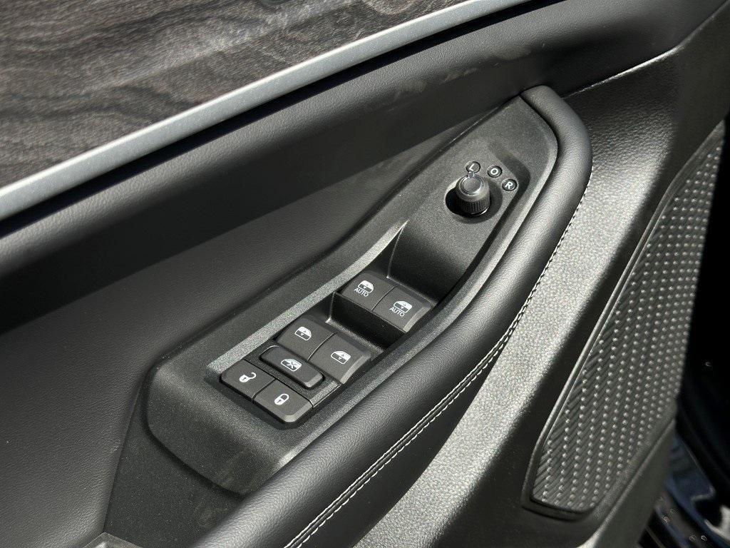 new 2025 Jeep Grand Cherokee L car, priced at $46,521