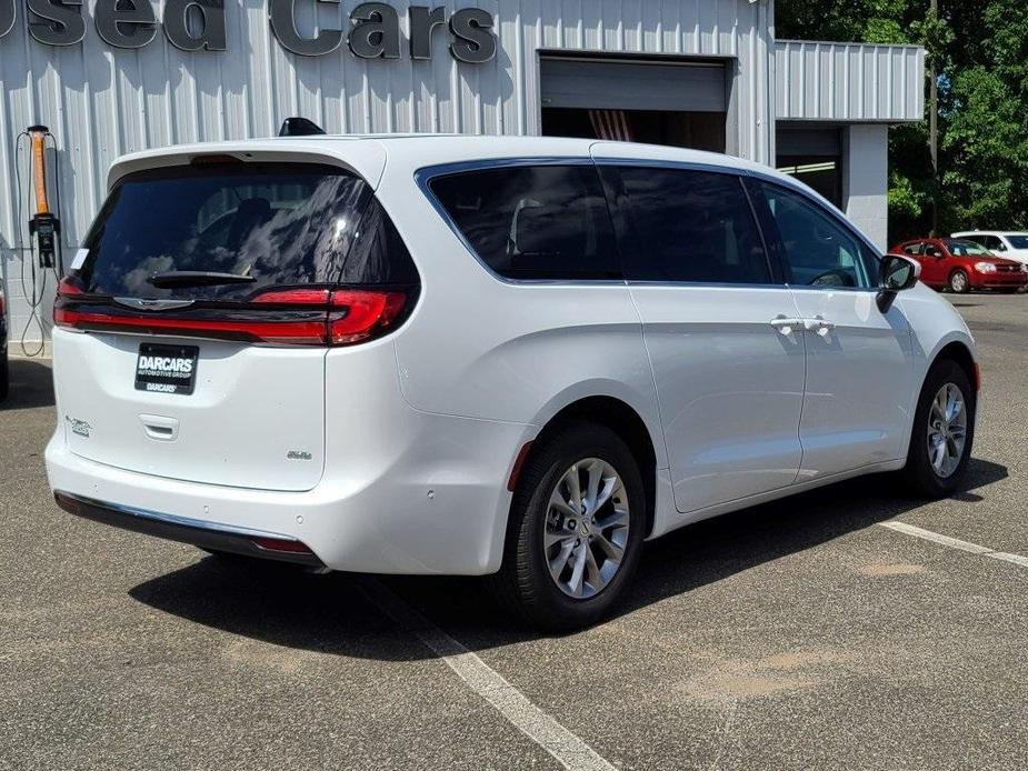 new 2023 Chrysler Pacifica car, priced at $48,622