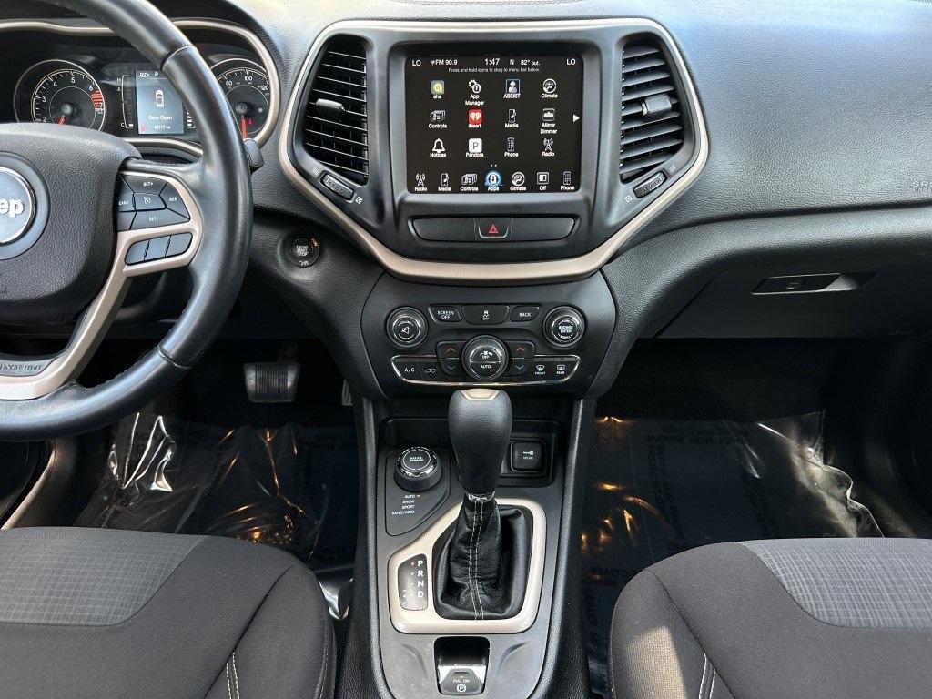 used 2017 Jeep Cherokee car