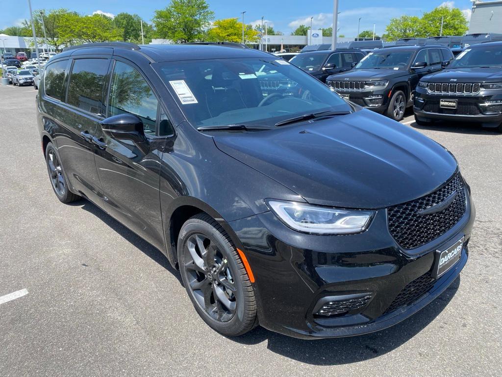 new 2025 Chrysler Pacifica car, priced at $44,757