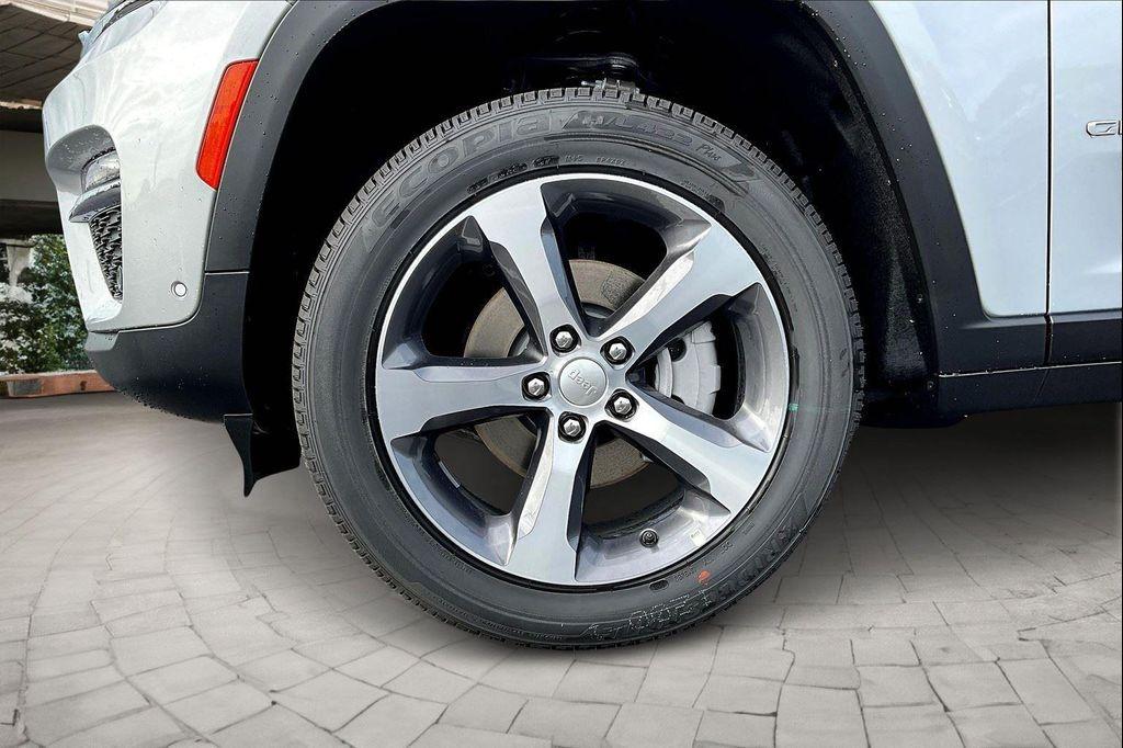 new 2025 Jeep Grand Cherokee car, priced at $48,224