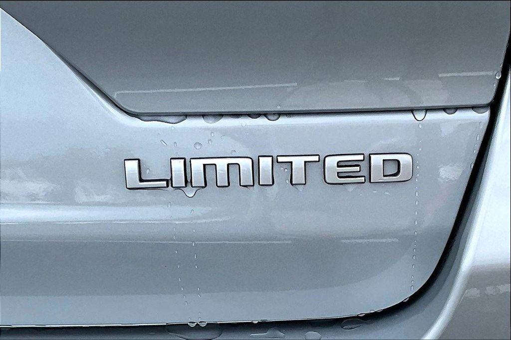 new 2025 Jeep Grand Cherokee car, priced at $48,224