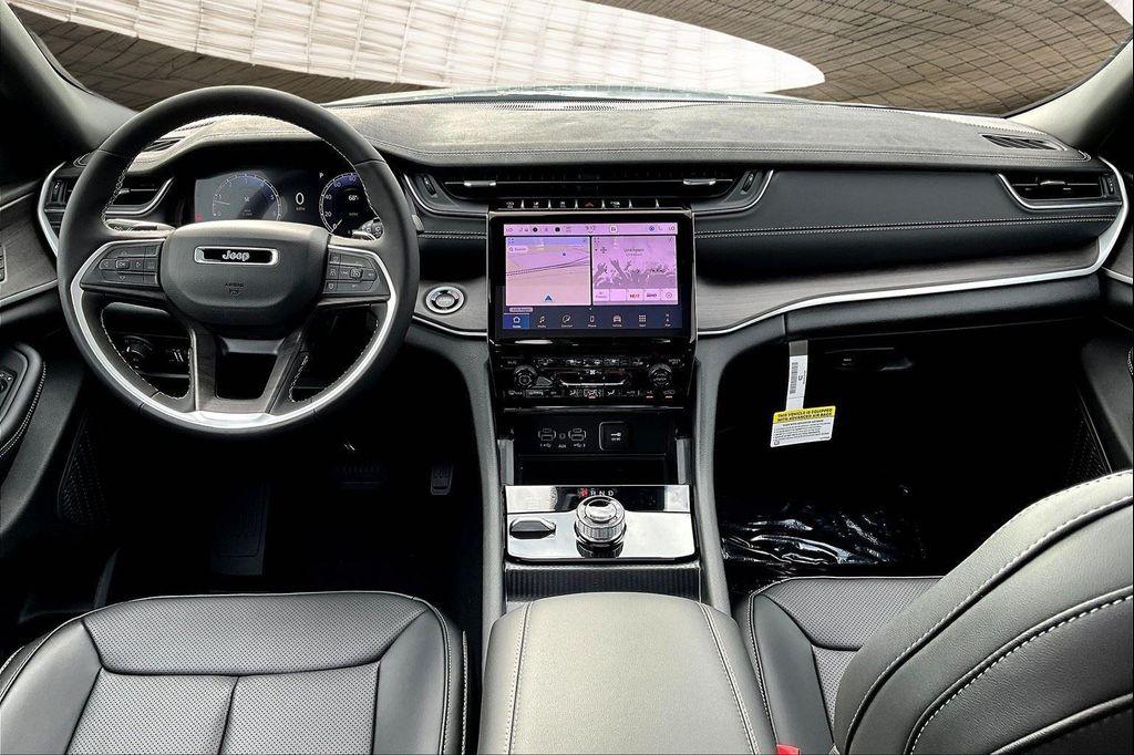 new 2025 Jeep Grand Cherokee car, priced at $48,224