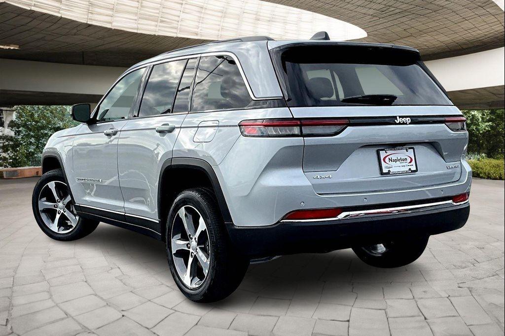 new 2025 Jeep Grand Cherokee car, priced at $48,224