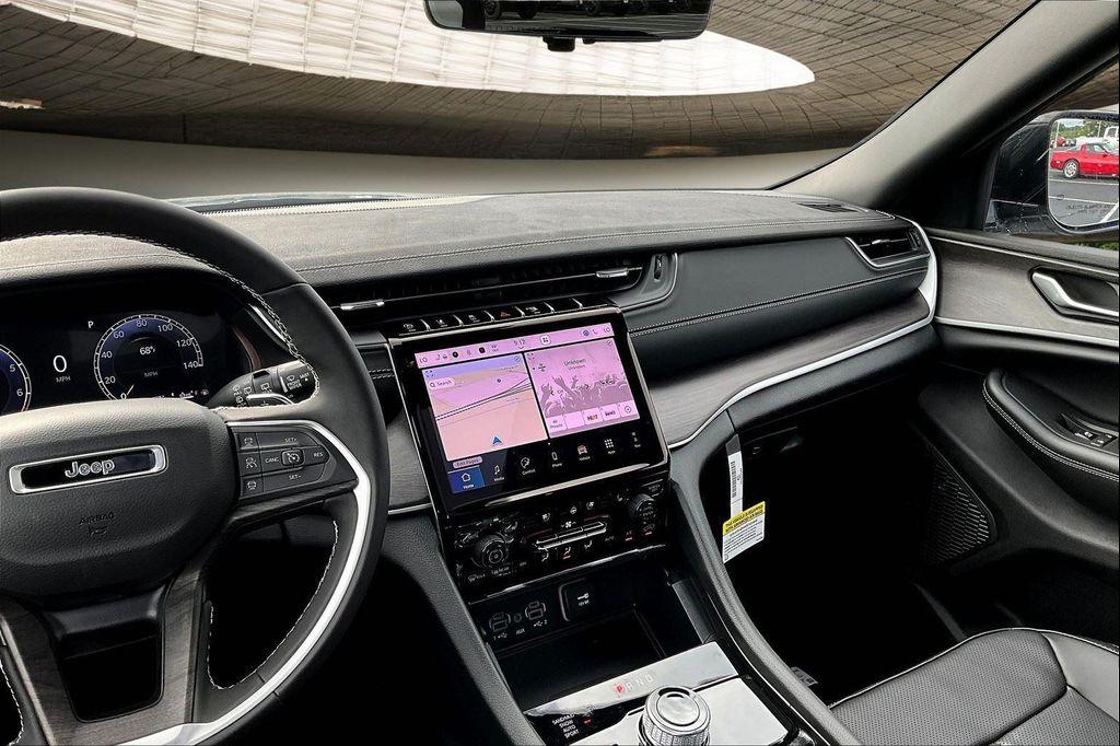 new 2025 Jeep Grand Cherokee car, priced at $48,224
