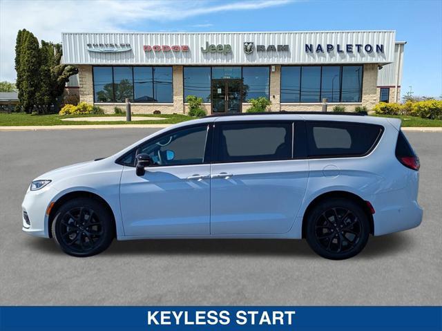 new 2025 Chrysler Pacifica car, priced at $52,823