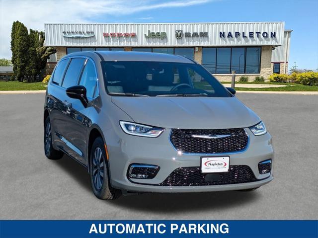 new 2025 Chrysler Pacifica Hybrid car, priced at $45,525