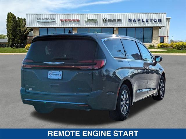 new 2025 Chrysler Pacifica Hybrid car, priced at $45,525