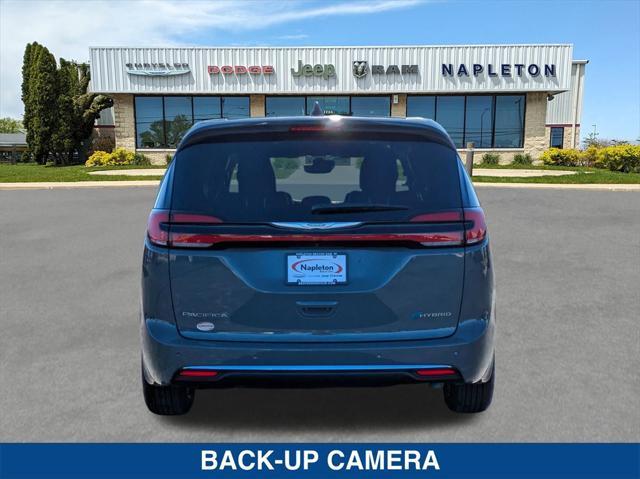 new 2025 Chrysler Pacifica Hybrid car, priced at $45,525