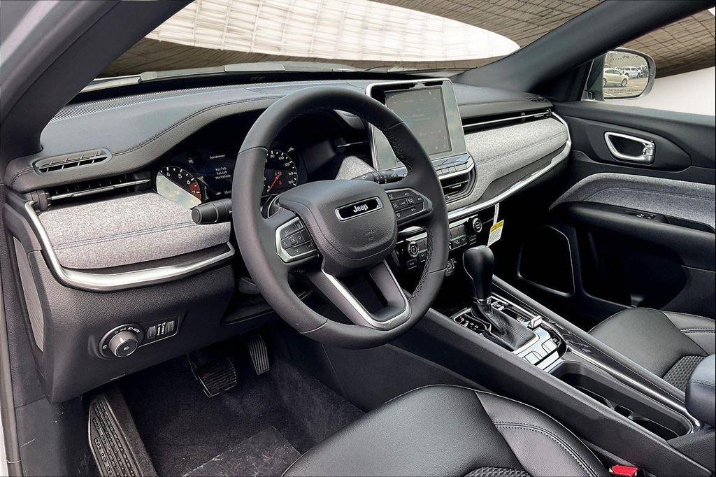 new 2025 Jeep Compass car, priced at $30,985