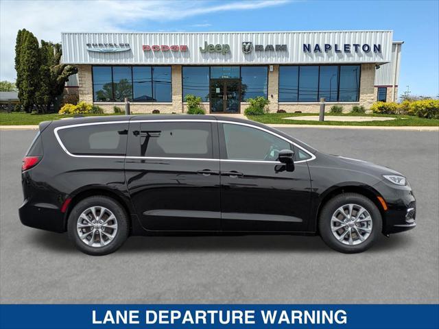 new 2025 Chrysler Pacifica car, priced at $41,659