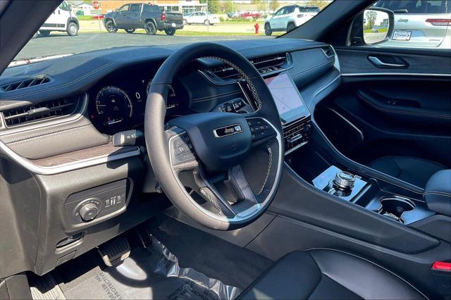 new 2025 Jeep Grand Cherokee car, priced at $52,099
