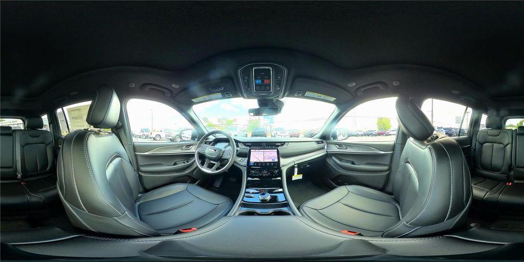 new 2025 Jeep Grand Cherokee car, priced at $50,410