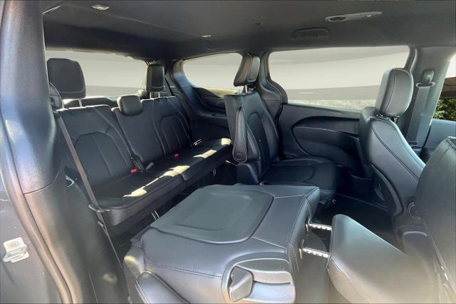 new 2025 Chrysler Pacifica Hybrid car, priced at $48,969