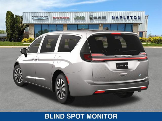 new 2025 Chrysler Pacifica Hybrid car, priced at $45,163