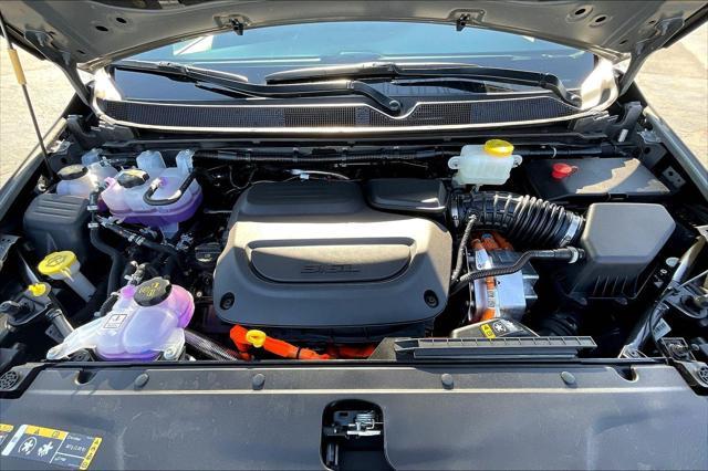 new 2025 Chrysler Pacifica Hybrid car, priced at $48,969