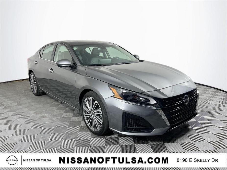 used 2023 Nissan Altima car, priced at $26,925