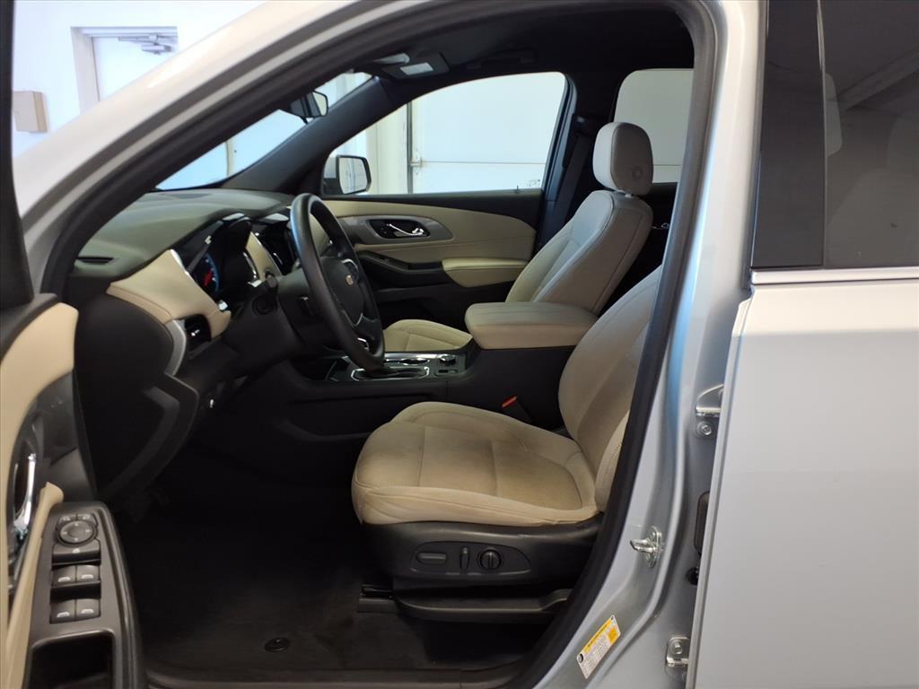 used 2022 Chevrolet Traverse car, priced at $24,987