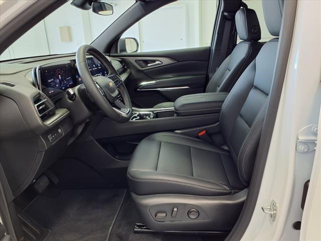 used 2025 Chevrolet Traverse car, priced at $43,278